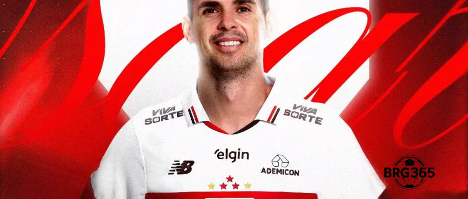 Oscar Player: The midfielder returns to São Paulo after 12 years abroad.