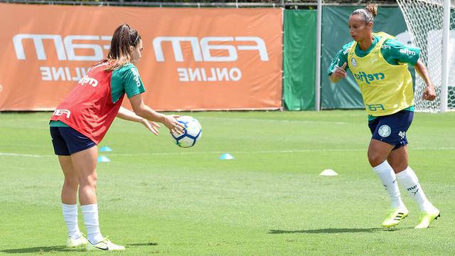 Feminine: Photos from the Training at the Football Academy - 01/11/2020