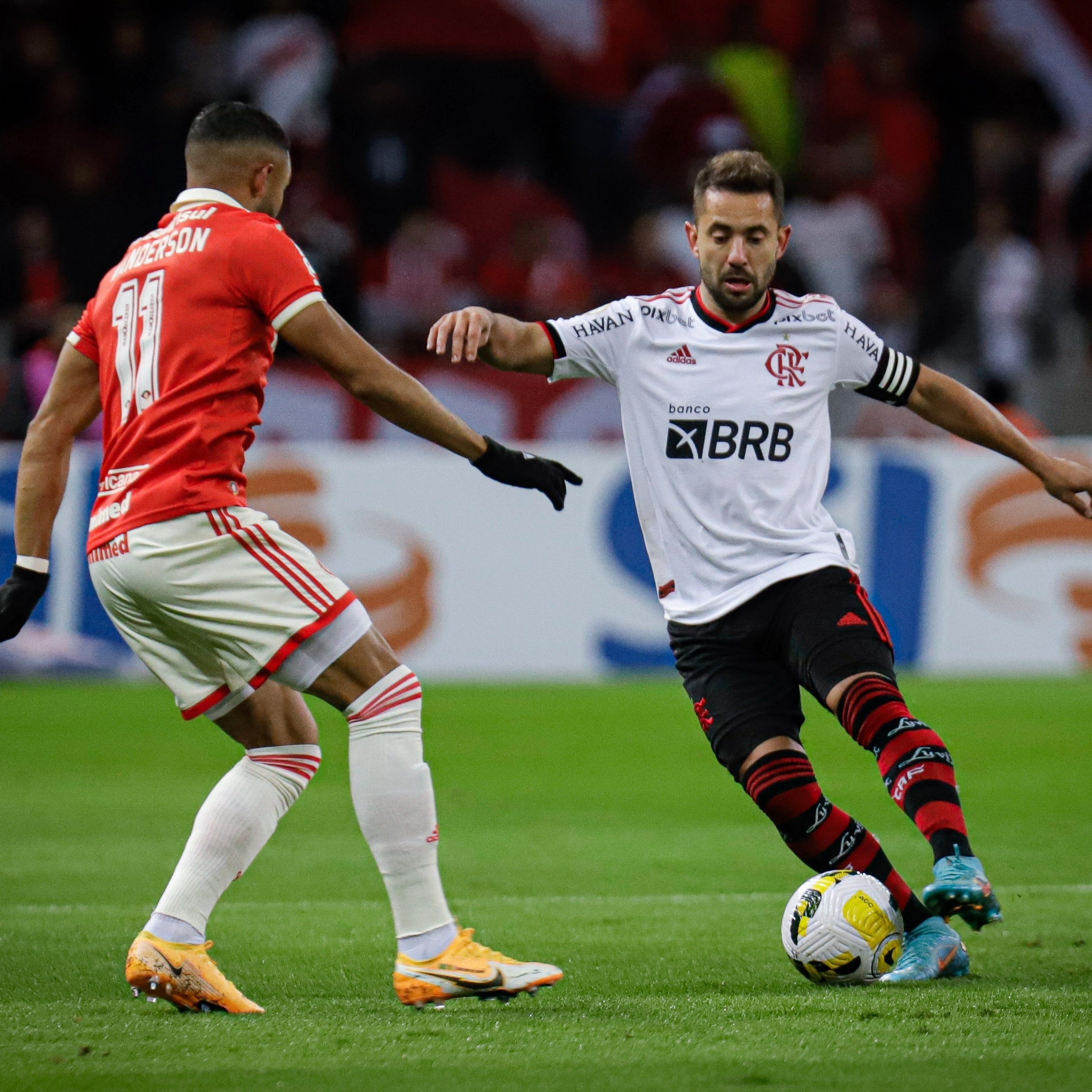 Flamengo x Internacional: onde assistir, escalações e arbitragem