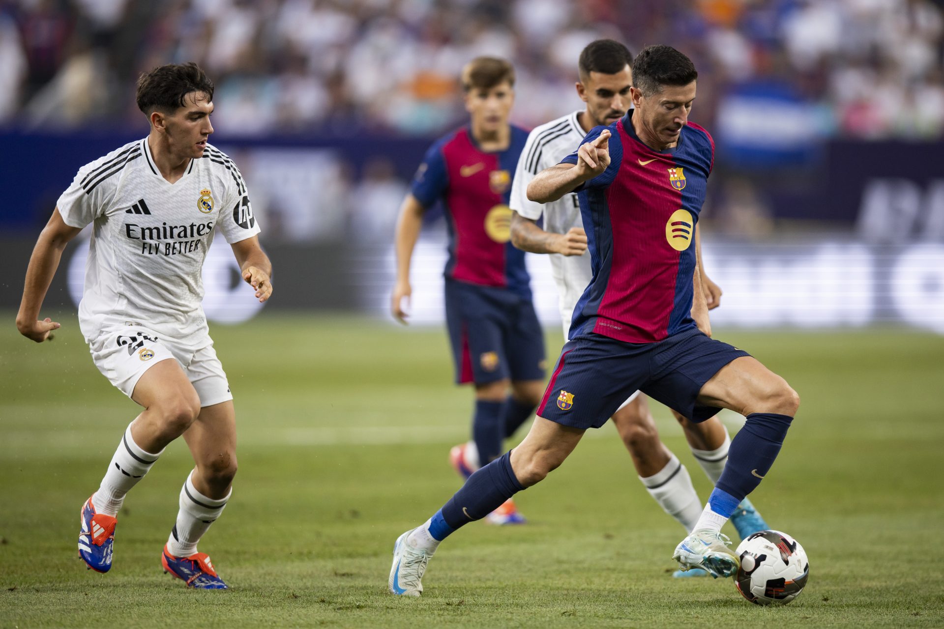 Barcelona handed perfect chance to prevent Real Madrid from breaking their record | Barca Universal